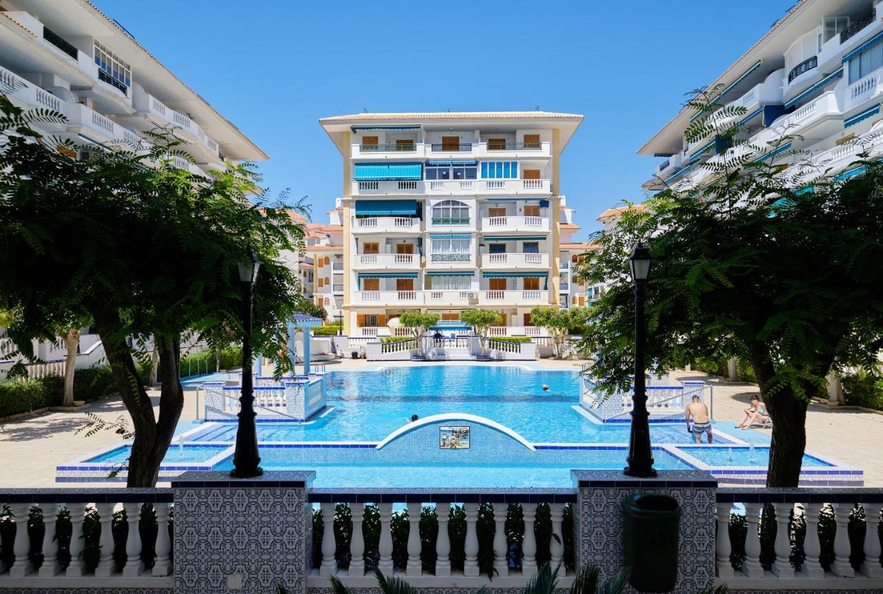 Urb Vinamar Apartman Torrevieja Kültér fotó